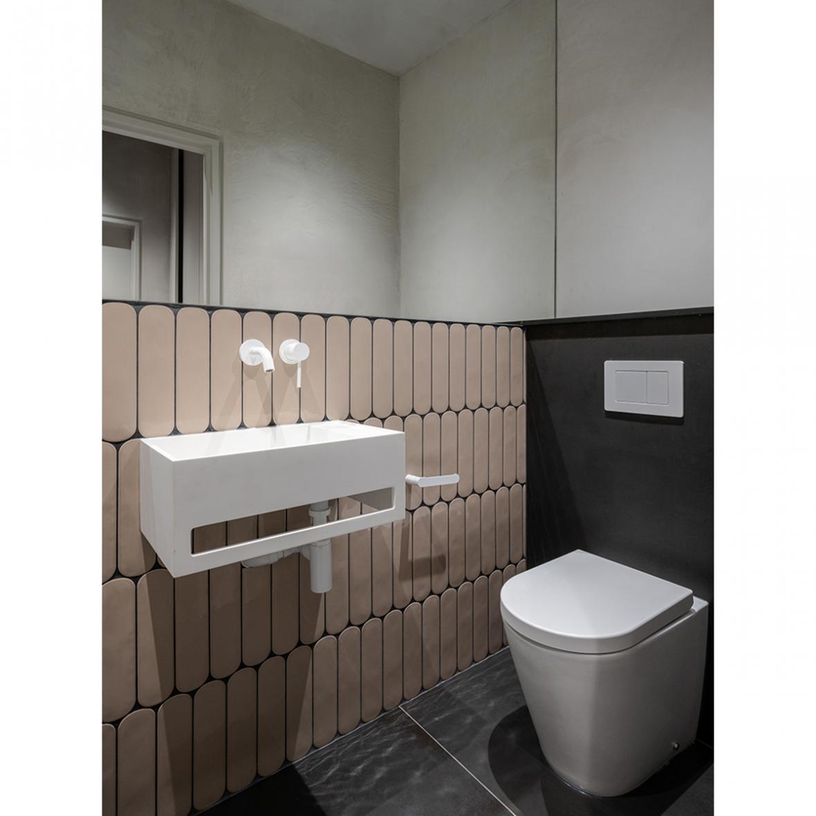 <img src="WEBSITE - (8052)_008.jpg" alt="ROSTRUM - converted warehouse and office fit out in Covent Garden by PLANSTUDIO ARCHITECTURE"/>