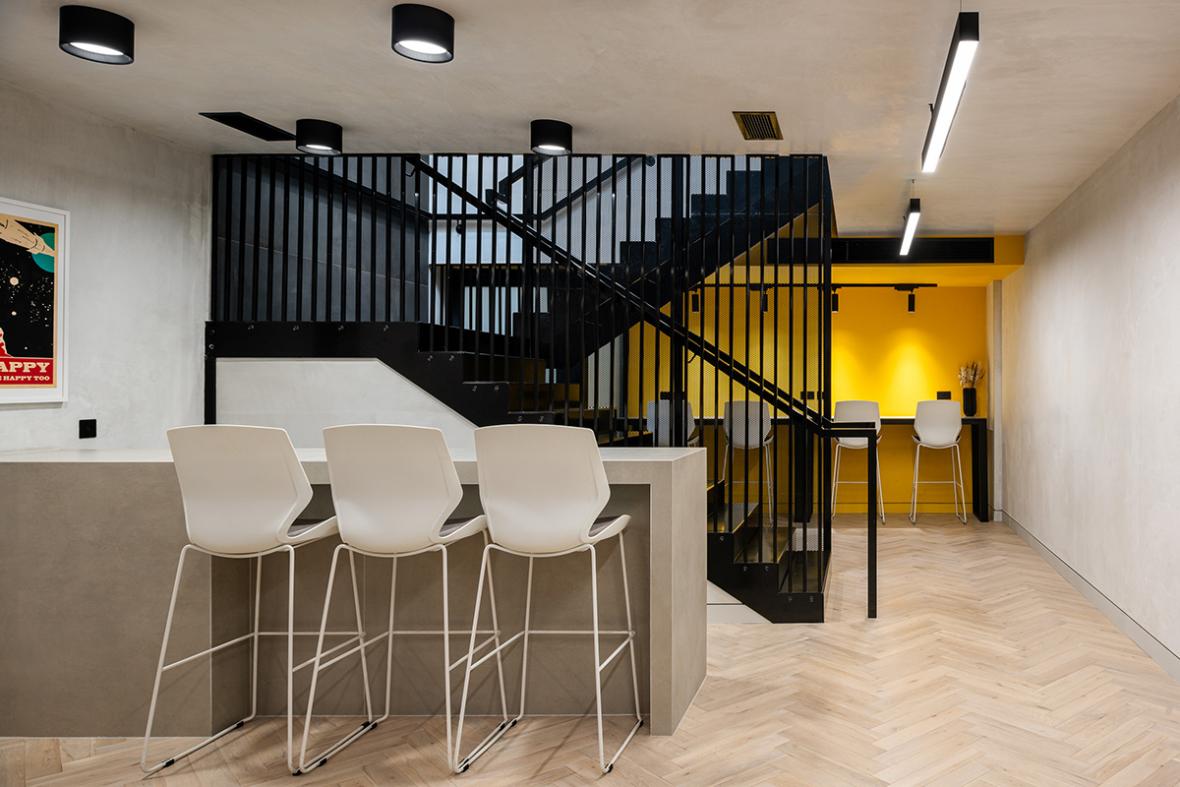 <img src="WEBSITE - (8052)_012.jpg" alt="ROSTRUM - converted warehouse and office fit out in Covent Garden by PLANSTUDIO ARCHITECTURE"/>